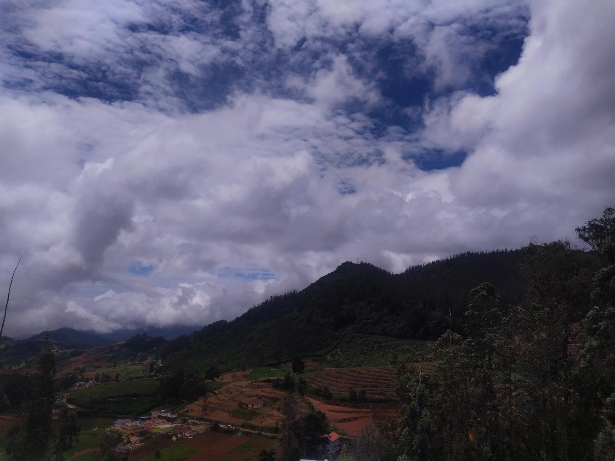 Bs Dreamz Ooty Apartment Bagian luar foto