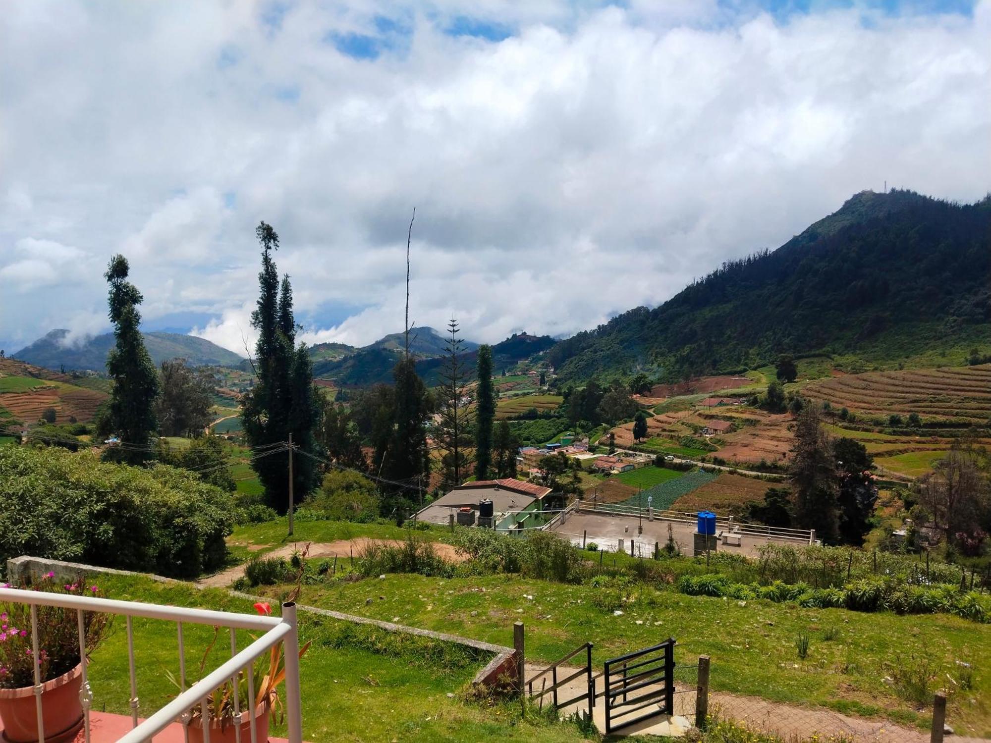 Bs Dreamz Ooty Apartment Bagian luar foto