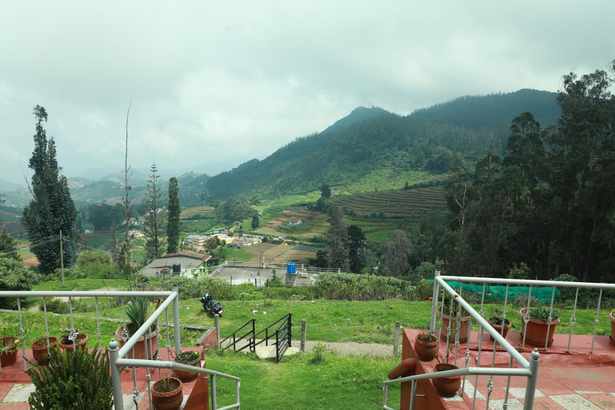 Bs Dreamz Ooty Apartment Bagian luar foto