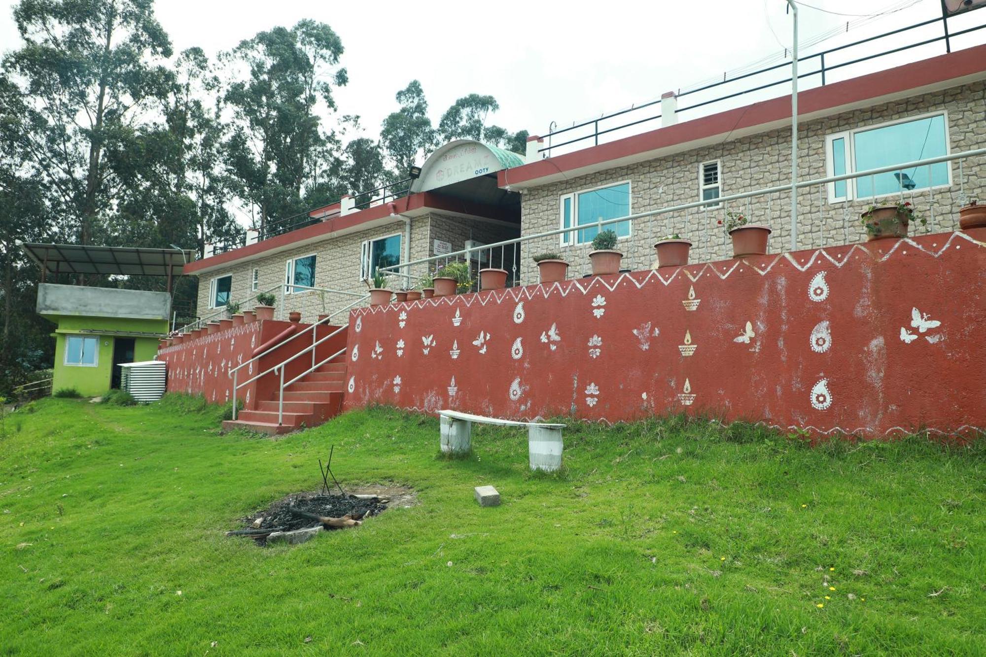 Bs Dreamz Ooty Apartment Bagian luar foto